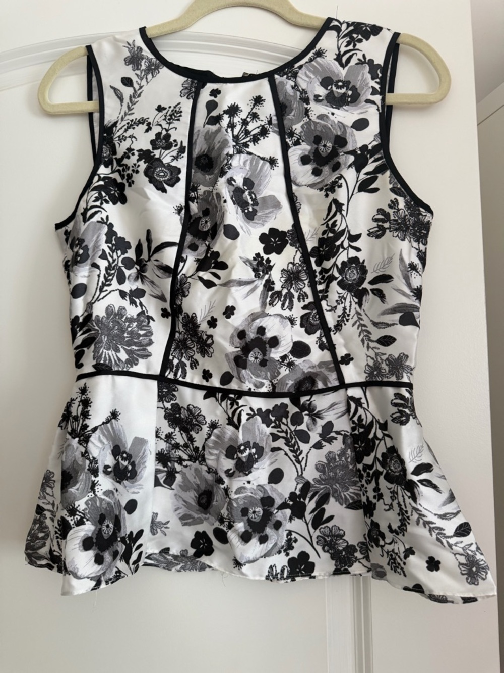Vince Camuto Black & White Floral Peplum Camisole